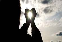 刷屏全网的《爱之光》背后 有上百名工作人员的“追光之旅”中国蓝新闻.